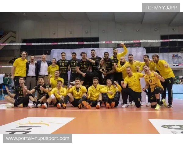 波兰卢布林德比战:客场球迷热烈,卫冕冠军展现底蕴控制比赛节奏